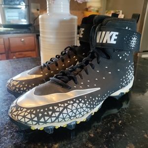 Men's Nike size 11 US fastflex football cleats